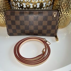 ❌SOLD❌ Louis Vuitton Zip Bifold Wallet
